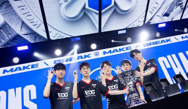 台上崭露头 台上崭露头