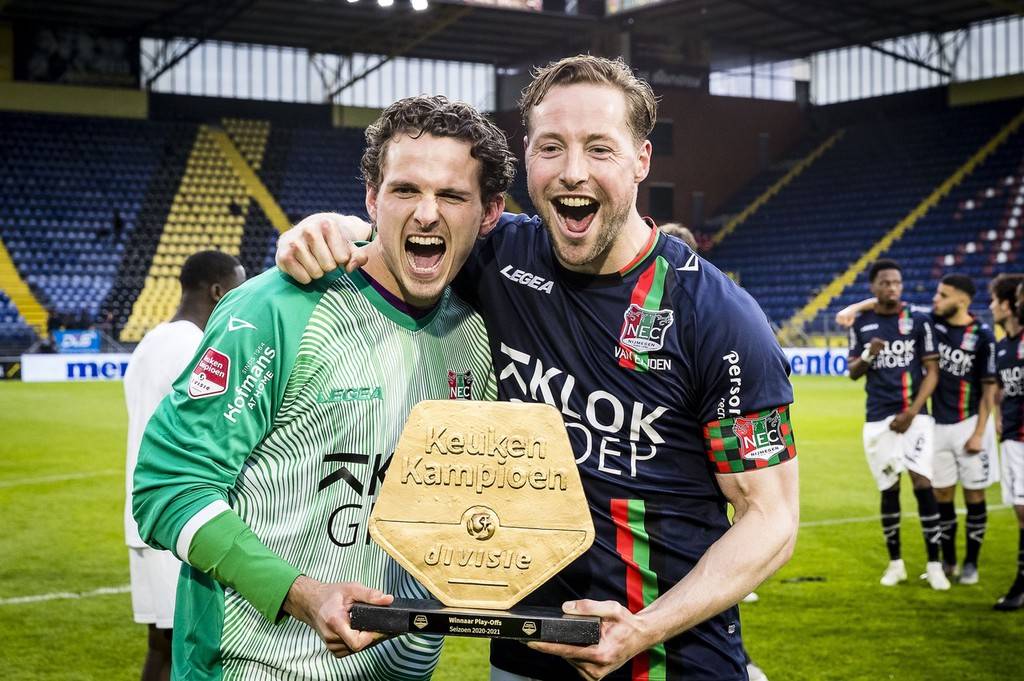 白交错的棋 白交错的棋